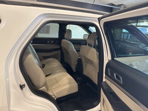 Used 2018 Ford Explorer XLT w/ Equipment Group 202A image 15