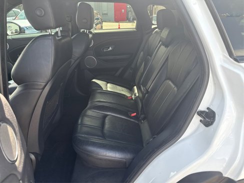 Used 2017 Land Rover Range Rover Evoque SE image 11