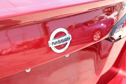 Used 2020 Nissan Versa SR image 16