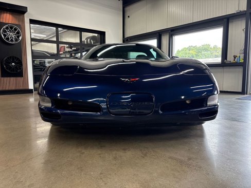 Used 2000 Chevrolet Corvette Coupe w/ Roof Pkg image 19