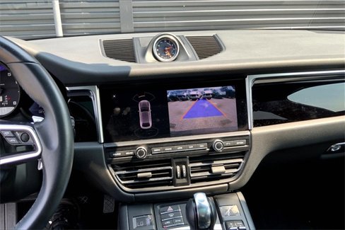 Certified 2020 Porsche Macan image 24