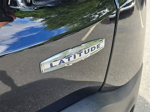 Used 2022 Jeep Renegade Latitude image 12