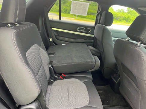 Used 2017 Ford Explorer XLT image 33