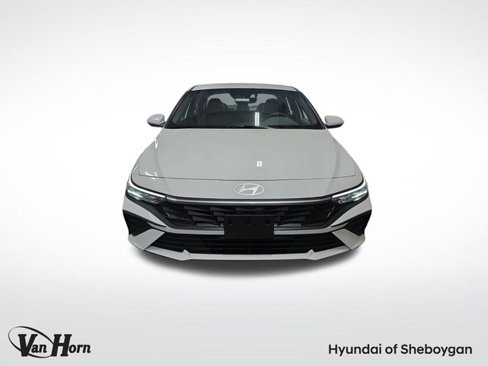 New 2025 Hyundai Elantra SE image 9
