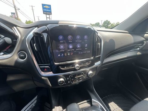 Used 2021 Chevrolet Traverse LT image 13
