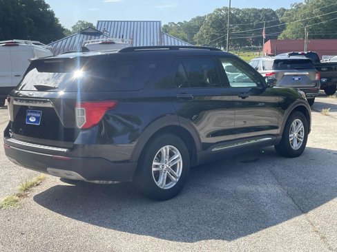 Used 2024 Ford Explorer XLT w/ Equipment Group 202A image 7