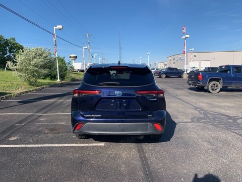 Used 2022 Toyota Highlander XLE image 5