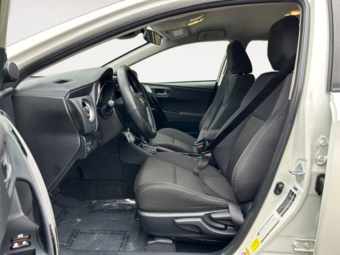 Used 2017 Toyota Corolla iM image 15
