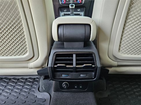 Used 2025 Audi Q3 2.0T Premium image 22