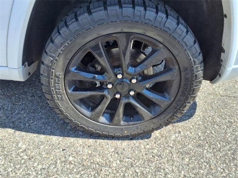 Used 2018 Jeep Grand Cherokee Altitude image 13