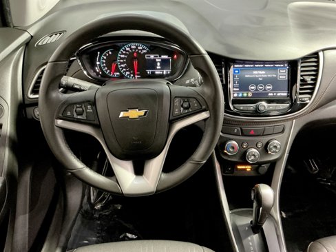 Used 2022 Chevrolet Trax LT w/ Midnight Edition image 24