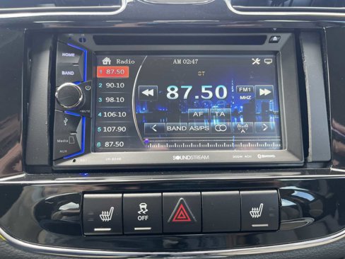 Used 2013 Chrysler 200 Limited image 20