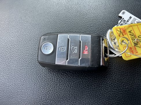Used 2020 Kia Sorento S image 22