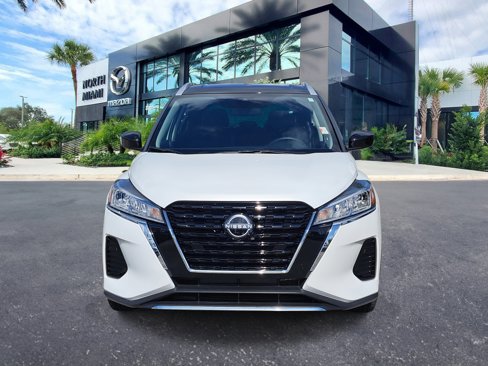 Used 2022 Nissan Kicks SV image 2