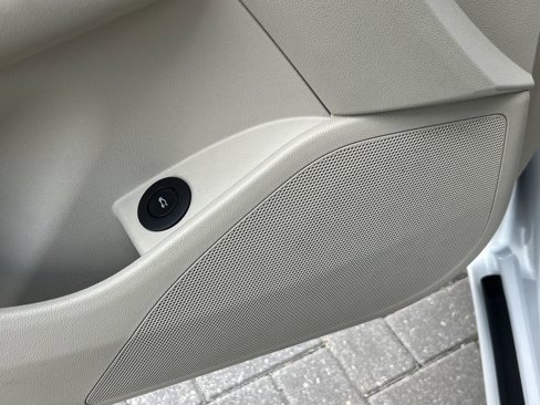 Used 2017 Buick LaCrosse Essence image 18