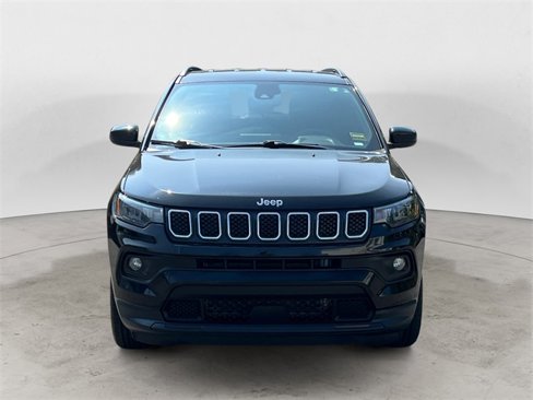 Used 2024 Jeep Compass Latitude image 8