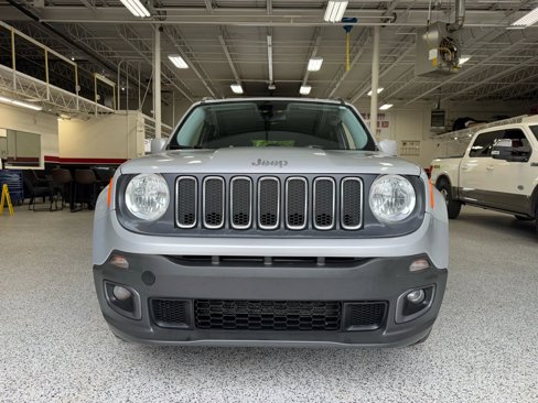 Used 2017 Jeep Renegade Latitude w/ Popular Equipment Group image 17