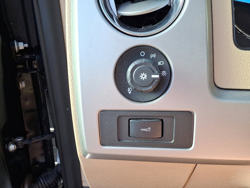 Used 2011 Ford F150 Lariat w/ Lariat Chrome Pkg image 26