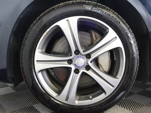 Used 2017 Mercedes-Benz E 300 4MATIC image 27