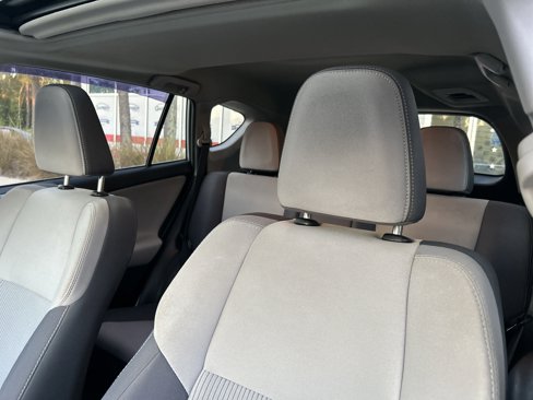 Used 2015 Toyota RAV4 XLE image 14
