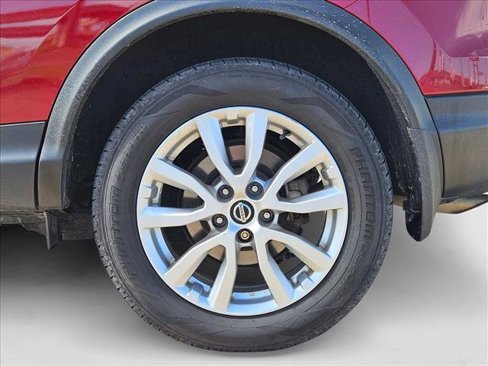 Used 2020 Nissan Rogue Sport SV image 23
