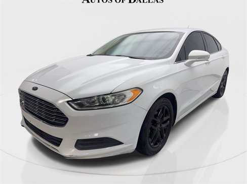 Used 2016 Ford Fusion SE image 2