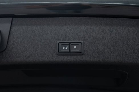 Used 2021 Audi e-tron Premium image 33