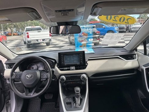 Used 2020 Toyota RAV4 XLE image 6