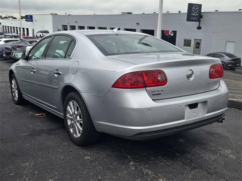 Used 2010 Buick Lucerne CXL w/ Driver Confidence Package image 2