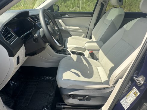 Used 2022 Volkswagen Tiguan SE image 9