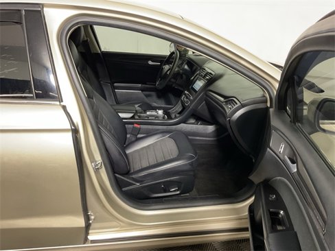 Used 2018 Ford Fusion SE w/ Equipment Group 201A image 35