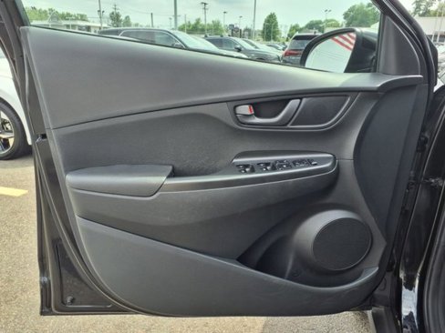 Used 2019 Hyundai Kona SEL image 16
