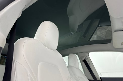 Used 2023 Tesla Model Y AWD image 16
