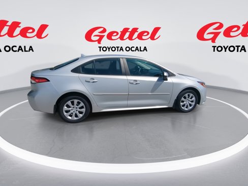 Used 2022 Toyota Corolla LE image 9