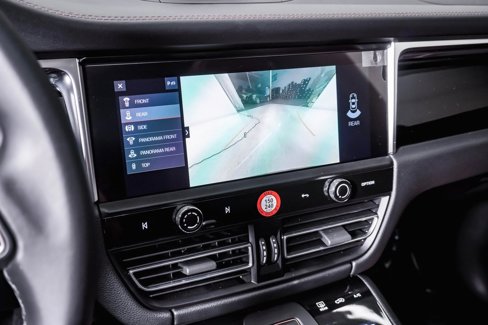 Certified 2024 Porsche Macan image 22