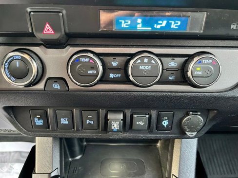 Used 2021 Toyota Tacoma TRD Sport w/ Technology Package image 36