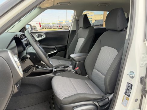 Used 2023 Kia Soul LX image 23