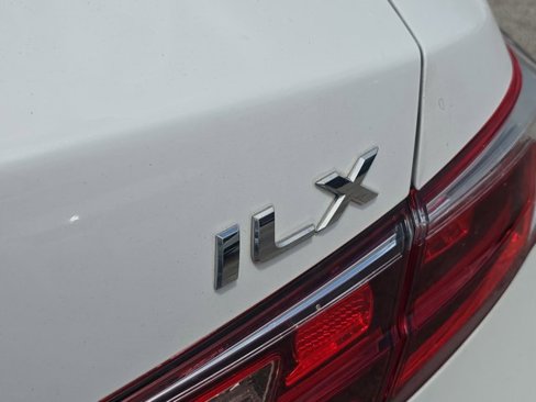 Used 2018 Acura ILX image 5