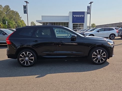 Certified 2024 Volvo XC60 B5 Plus image 9