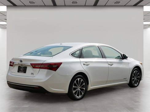 Used 2016 Toyota Avalon XLE Plus image 5