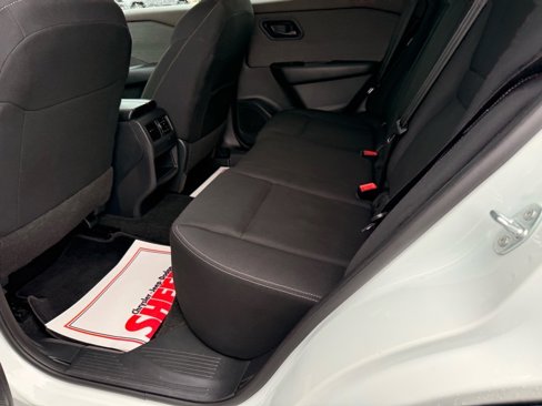 Used 2023 Nissan Rogue S image 12