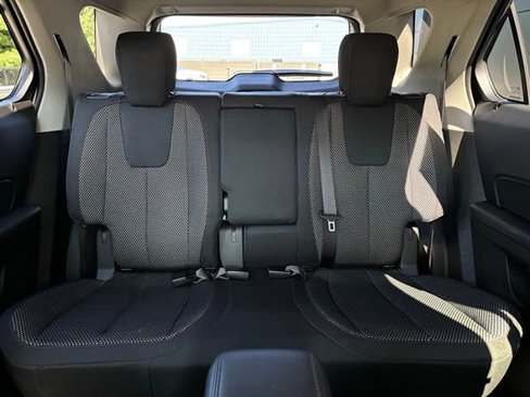 Used 2017 Chevrolet Equinox LT image 37