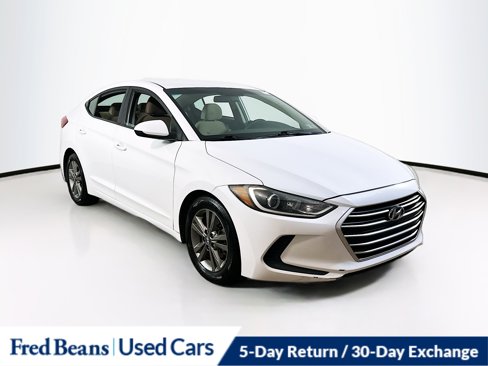 Used 2017 Hyundai Elantra SE image 1