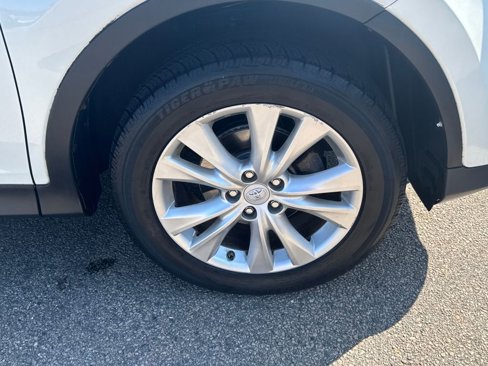 Used 2014 Toyota RAV4 Limited image 39