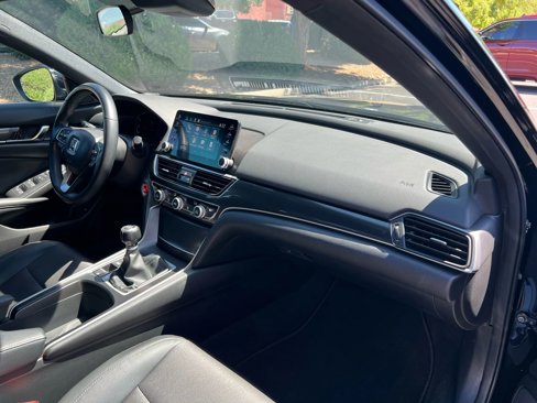 Used 2018 Honda Accord Sport image 14