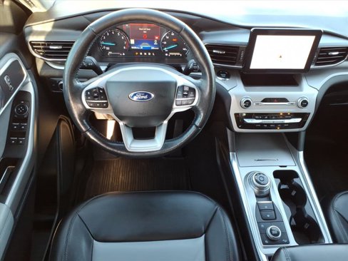 Certified 2022 Ford Explorer XLT w/ Equipment Group 202A image 19