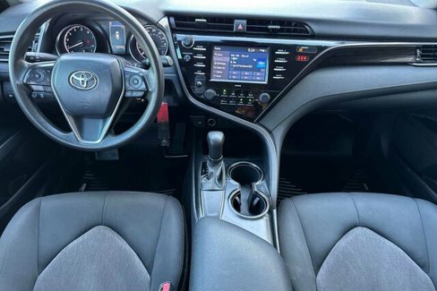 Used 2020 Toyota Camry LE image 13