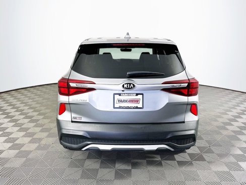 Used 2021 Kia Seltos LX image 10