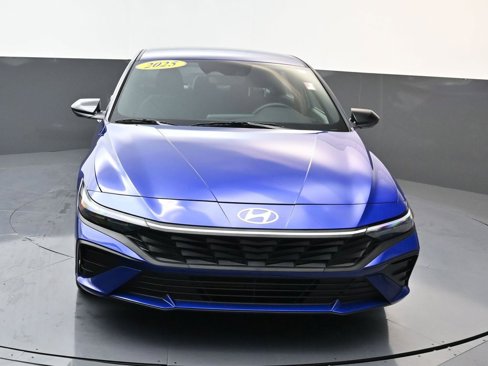 Certified 2025 Hyundai Elantra Sport image 9