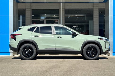 New 2025 Chevrolet Trax ACTIV w/ Sunroof Package image 4